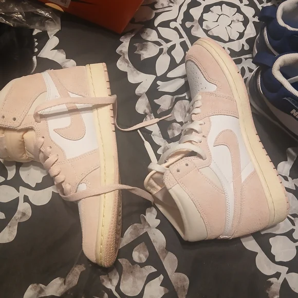 Nike Women’s High-Top Sneakers in Light Pink & White - Picture 7 of 11